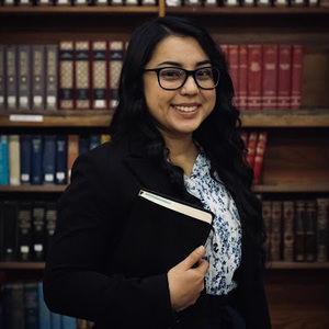 Meet your Posher, Evita